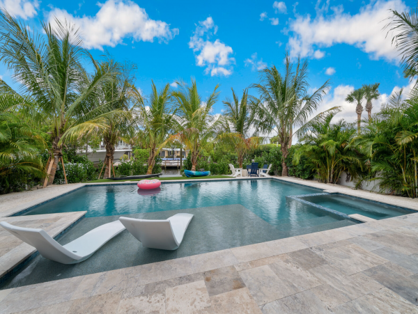 Exquisite 4 Bedroom Vacation Rental with Great Amenities